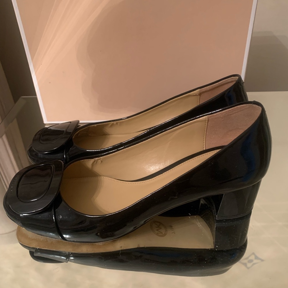 Authentic Michael Kors Patsy Mid Pumps - Picture 2 of 5